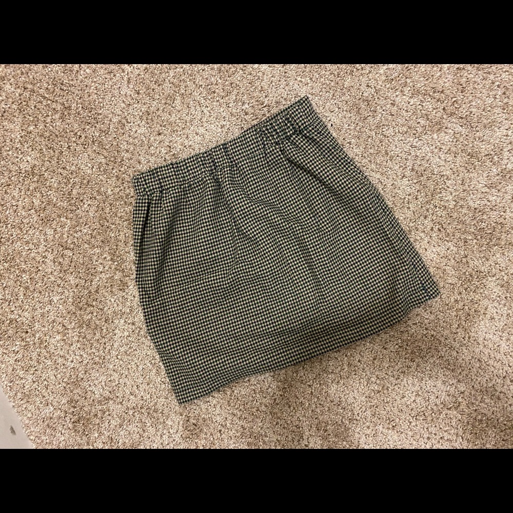 American Eagle Plaid Mini Skirt - Picture 2 of 3